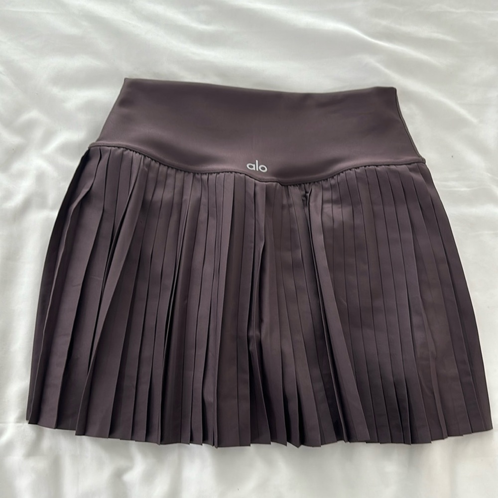 ALO Yoga Pleated Skirt in Dark Brown